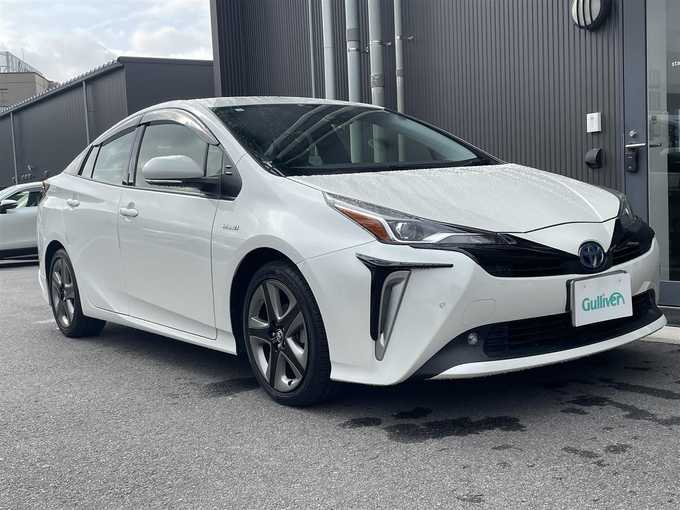 新着情報“プリウスSツーリングセレクション”2020年式ホワイトパールクリスタルシャイン入荷しました！