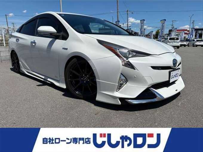 新着情報“プリウスA”2016年式ホワイトパールクリスタルシャイン入荷しました！