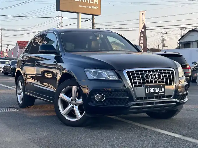 新着情報“Ｑ５2．0TFSIクワトロ”2011年式ファントムブラックパールエフェクト入荷しました！