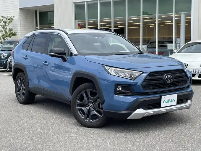 新着情報“ＲＡＶ４アドベンチャー”2022年式アッシュグレーメタリック/グレイッシュブルー入荷しました！