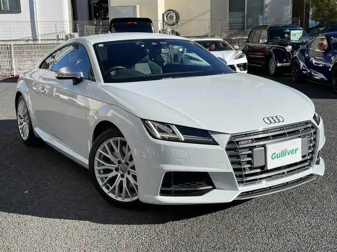 新着情報“ＴＴＳクーペ2．0TFSI クワトロ”2015年式グレイシアホワイトメタリック入荷しました！