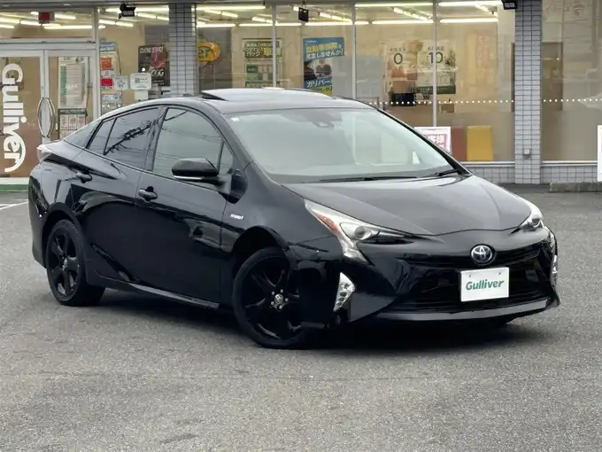 新着情報“プリウスS”2016年式アティチュードブラックマイカ入荷しました！