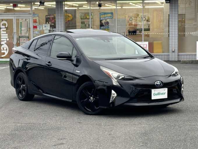 新着情報“プリウスS”2016年式アティチュードブラックマイカ入荷しました！