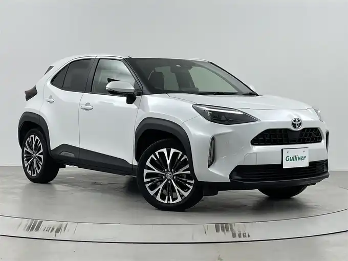 新着情報“ヤリスクロスZ”2023年式プラチナホワイトパールマイカ入荷しました！