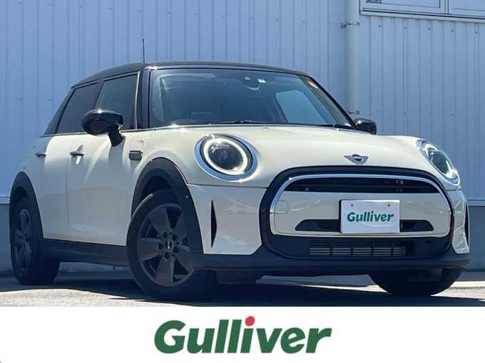 新着情報“ＭＩＮＩクーパー エッセンシャル・トリム”2023年式ペッパー・ホワイト入荷しました！