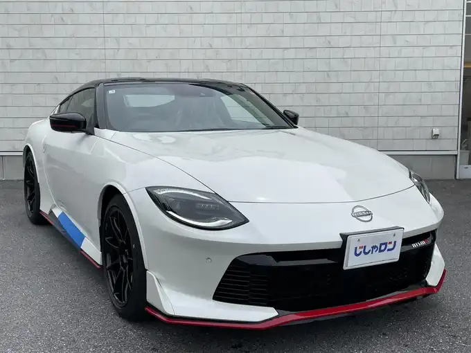 新着情報“フェアレディＺニスモ”2025年式ブリリアントホワイトパール/スーパーブラック 2トーン入荷しました！