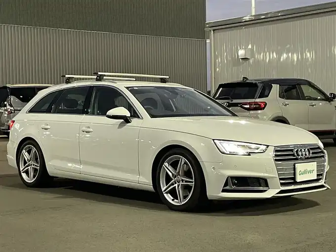新着情報“Ａ４アバント35TFSIスポーツ”2019年式グレイシアホワイトメタリック入荷しました！