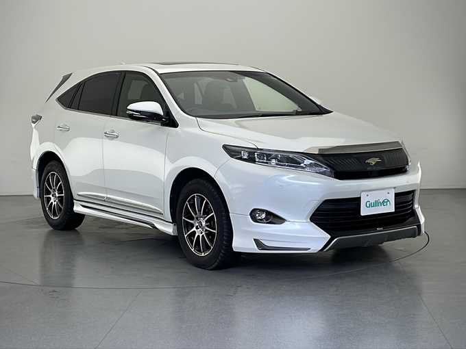 新着情報“ハリアープレミアム スタイルモーヴ”2015年式ホワイトパールクリスタルシャイン入荷しました！