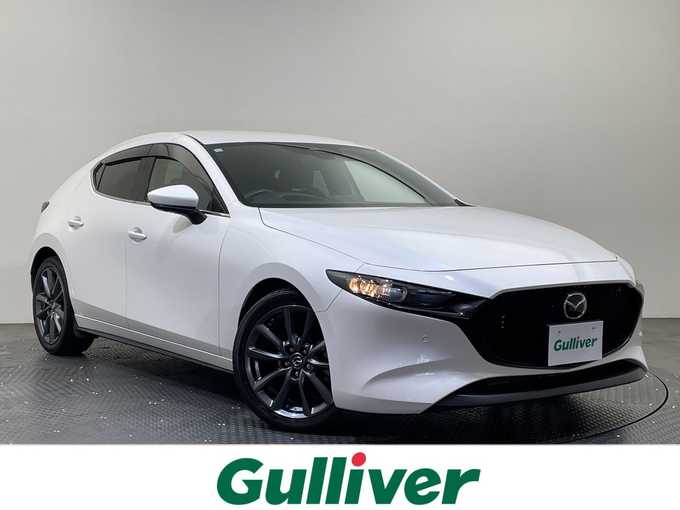 新着情報“ＭＡＺＤＡ３ファストバック15Sツーリング”2020年式スノーフレイクホワイトパールマイカ入荷しました！