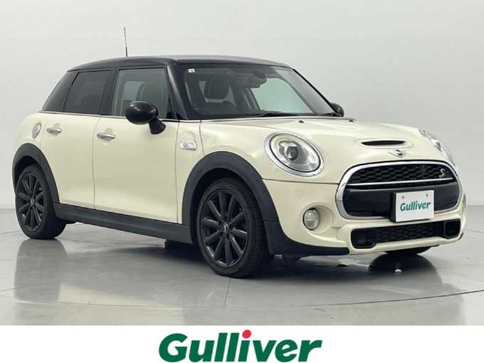 新着情報“ＭＩＮＩジャーミン クーパーS”2016年式白Ⅱ入荷しました！