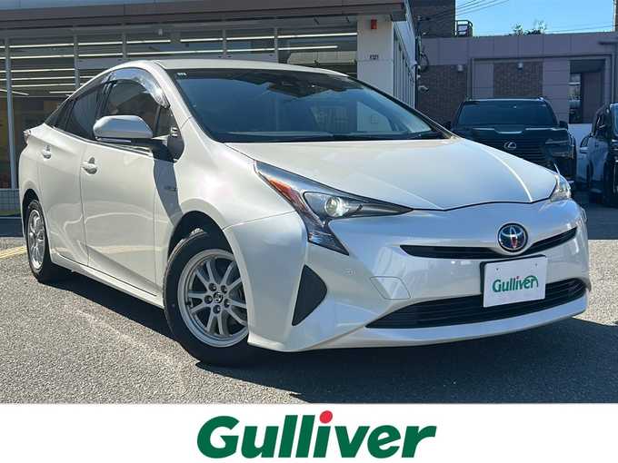 新着情報“プリウスS”2016年式ホワイトパールクリスタルシャイン入荷しました！