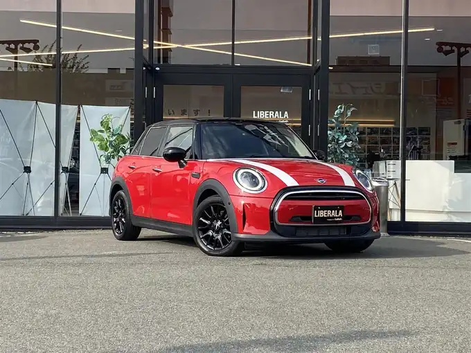 新着情報“ＭＩＮＩクーパーD カムデン・エディション”2021年式チリ・レッド入荷しました！
