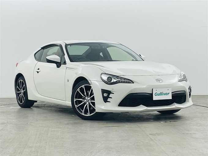 新着情報“８６GT”2018年式クリスタルホワイトパール入荷しました！
