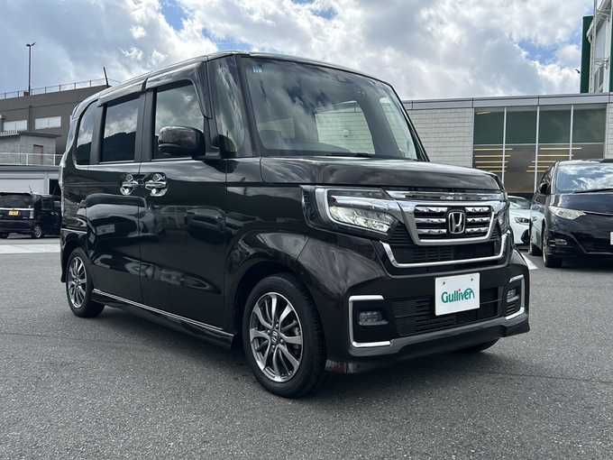 新着情報“Ｎ－ＢＯＸカスタムL”2021年式プレミアムグラマラスブロンズP入荷しました！