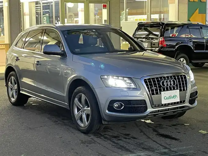 新着情報“Ｑ５2．0 TFSI クワトロ”2009年式モンツァシルバーメタリック入荷しました！