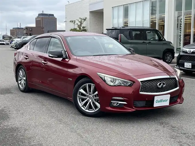 新着情報“スカイライン350GT FOUR ハイブリッド タイプP”2014年式ラディアントレッド入荷しました！