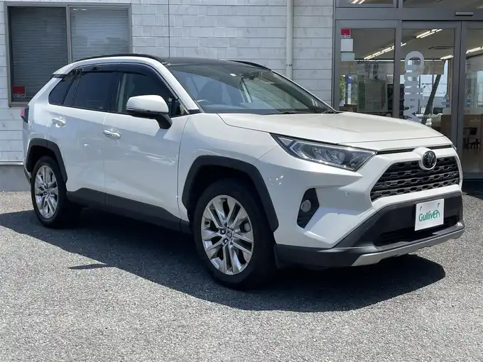 新着情報“ＲＡＶ４G Zパッケージ”2019年式ホワイトパールクリスタルシャイン入荷しました！