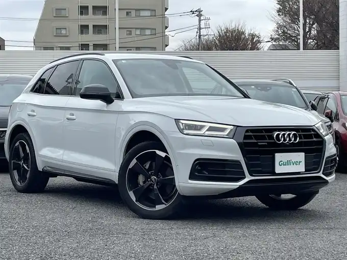 新着情報“Ｑ５2．0TFSIクワトロ”2018年式グレイシアホワイトメタリック入荷しました！