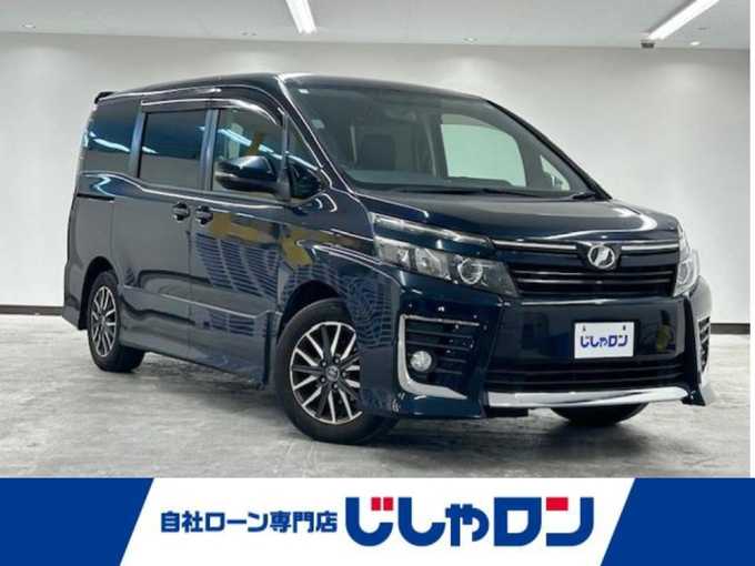新着情報“ヴォクシーZS”2014年式ブラッキッシュアゲハガラスフレーク入荷しました！