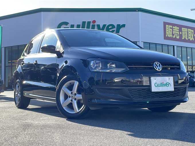 新着情報“ポロTSIハイライン”2013年式黒入荷しました！