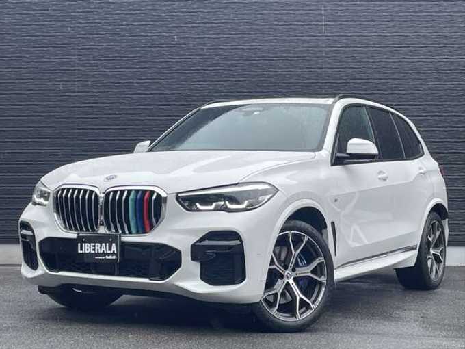 新着情報“Ｘ５xDrive 35d Mスポーツ”2022年式アルピンホワイトⅢ入荷しました！