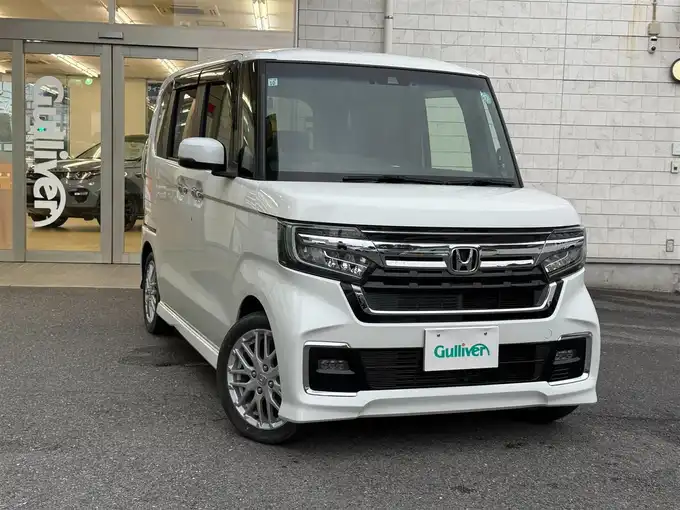 新着情報“Ｎ－ＢＯＸカスタムLターボ”2021年式プラチナホワイトパール入荷しました！