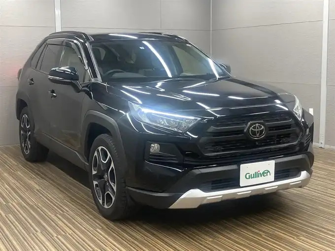 新着情報“ＲＡＶ４アドベンチャー”2021年式アティチュードブラックマイカ入荷しました！