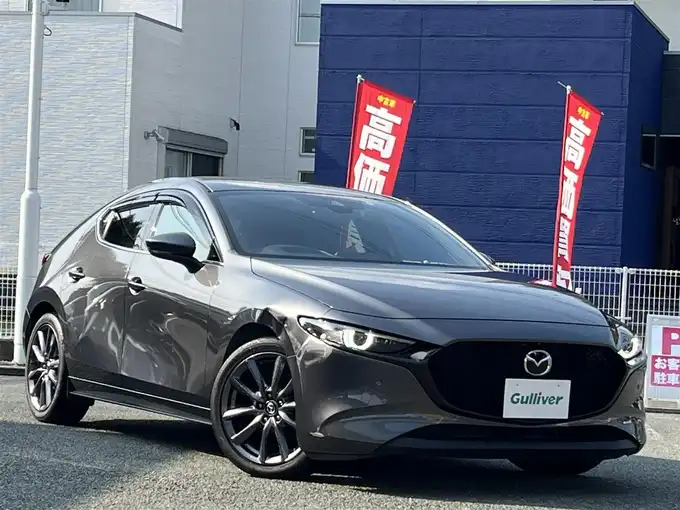 新着情報“ＭＡＺＤＡ３ファストバック20S Lパッケージ”2019年式マシーングレープレミアムM入荷しました！