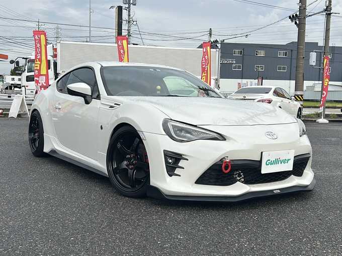 新着情報“８６GTリミテッド”2017年式クリスタルホワイトパール入荷しました！