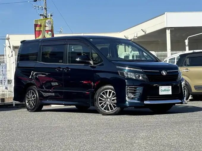 新着情報“ヴォクシーZS”2016年式ブラッキッシュアゲハガラスフレーク入荷しました！