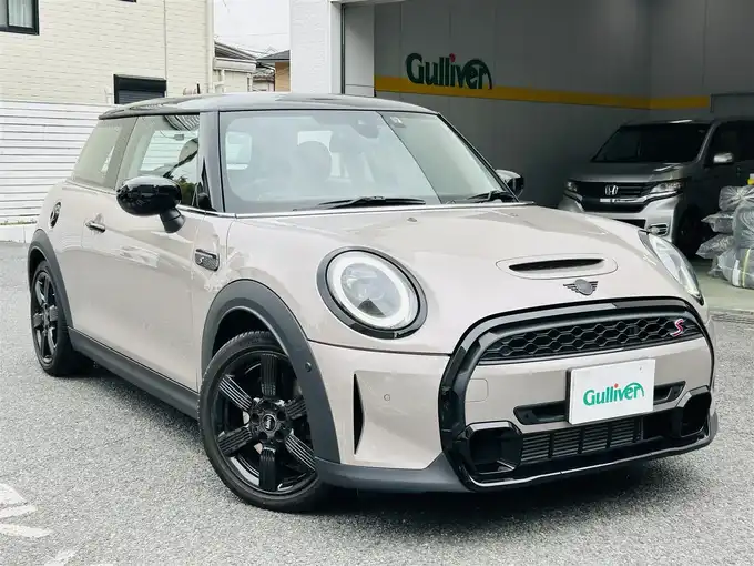 新着情報“ＭＩＮＩクーパーS エッセンシャル・トリム”2022年式ベージュ入荷しました！
