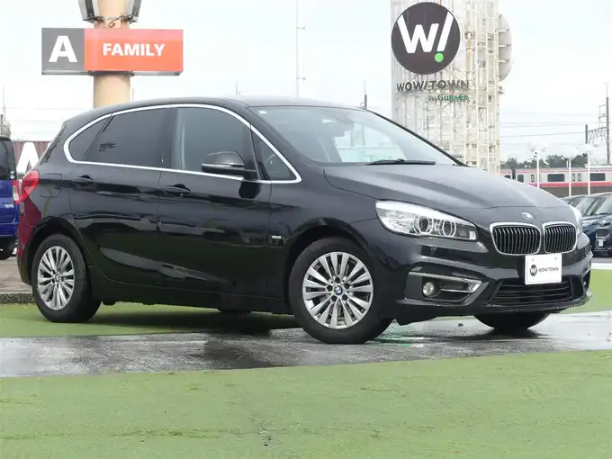 新着情報“２シリーズ218iアクティブツアラー ラグジュアリー”2015年式黒入荷しました！