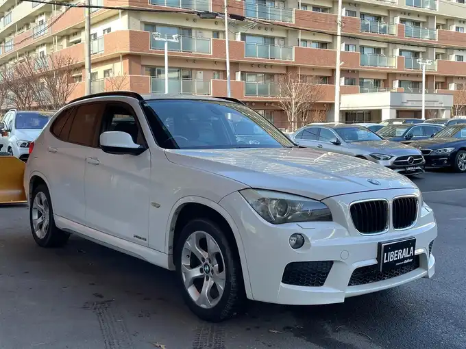 新着情報“Ｘ１xDrive 20i Mスポーツパッケージ”2011年式アルピンホワイトⅢ入荷しました！
