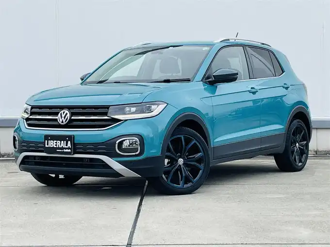 新着情報“Ｔ－クロスTSI 1stプラス”2020年式緑入荷しました！