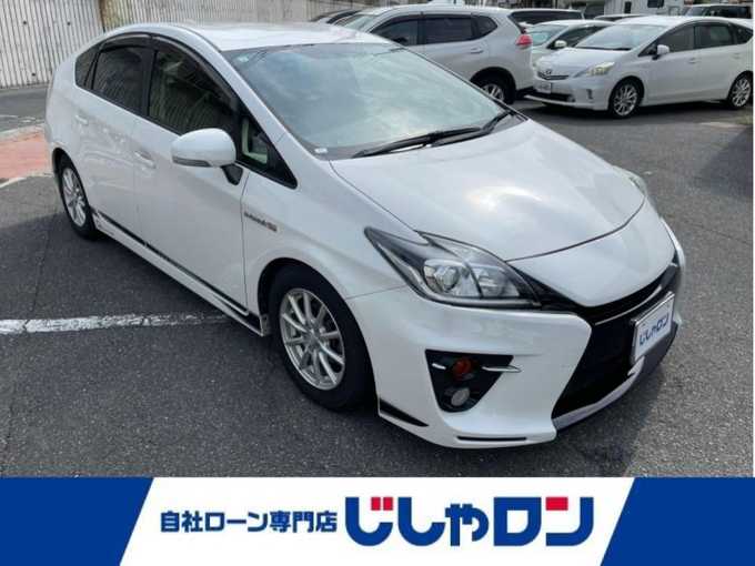 新着情報“プリウスSツーリングセレクション・G’s”2013年式ホワイトパールクリスタルシャイン入荷しました！