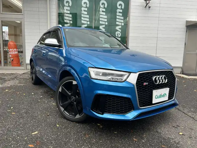 新着情報“ＲＳ Ｑ３ベースグレード”2016年式青Ｍ入荷しました！
