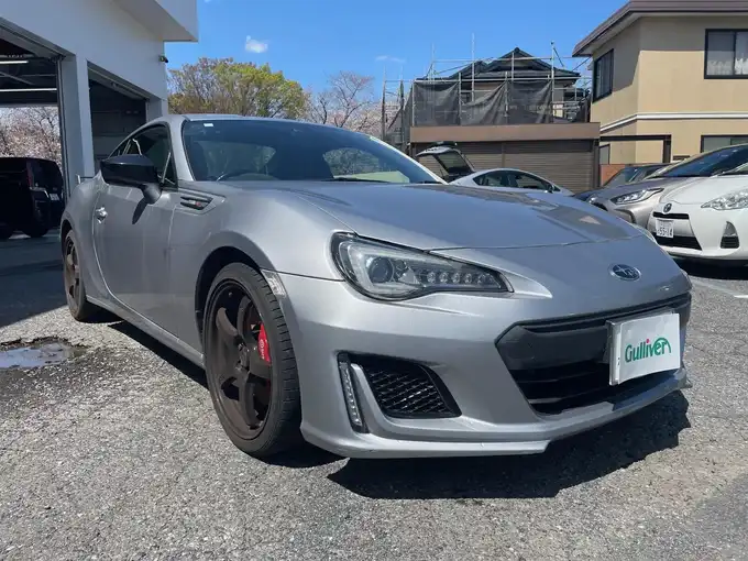 新着情報“ＢＲＺSTI スポーツ”2017年式アイスシルバーメタリック入荷しました！