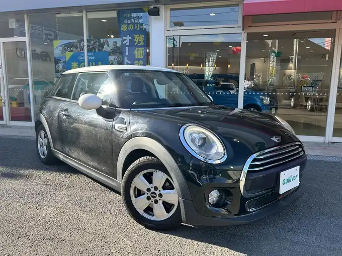 新着情報“ＭＩＮＩクーパーD”2018年式ミッドナイト・ブラック・メタリック入荷しました！