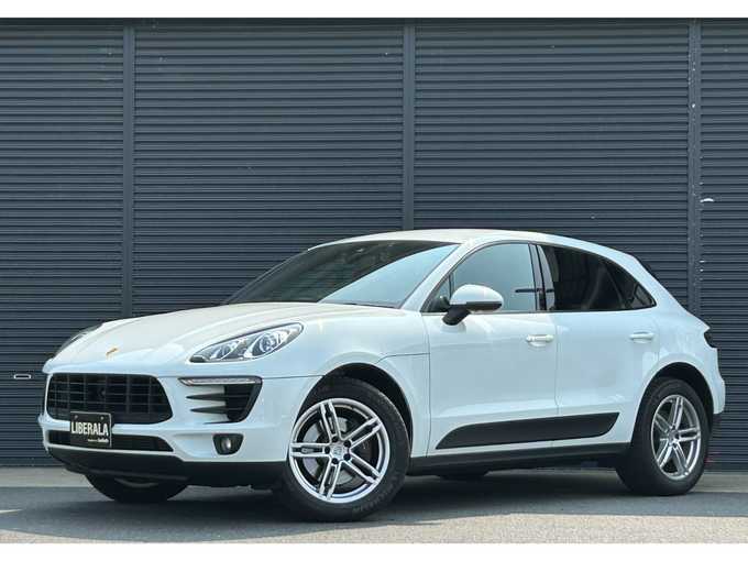 新着情報“マカンマカン”2015年式ピュアホワイト入荷しました！