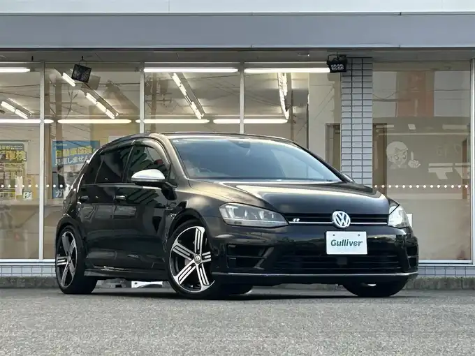 新着情報“ゴルフＲベースグレード”2017年式黒入荷しました！