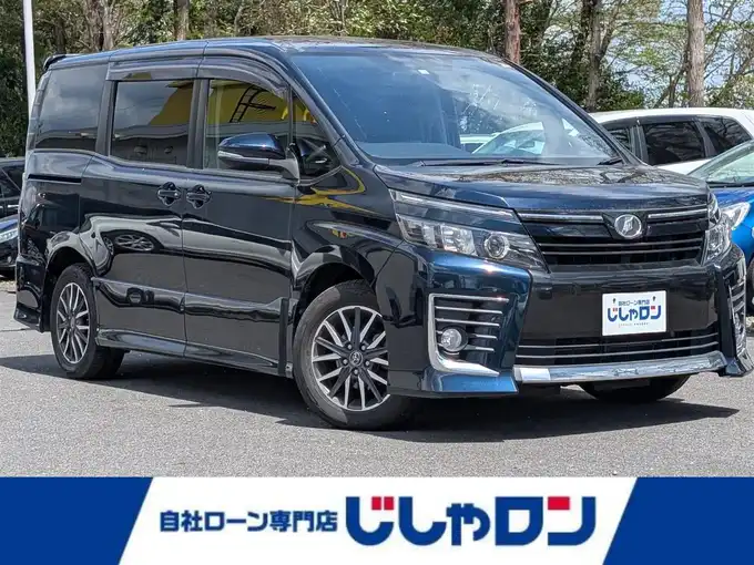 新着情報“ヴォクシーZS”2014年式ブラッキッシュアゲハガラスフレーク入荷しました！