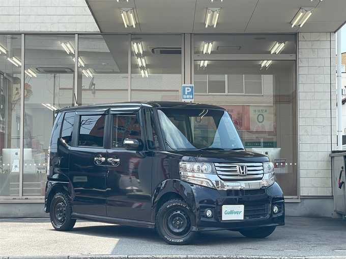 新着情報“Ｎ－ＢＯＸカスタムG”2012年式プレミアムゴールドパープルパール入荷しました！
