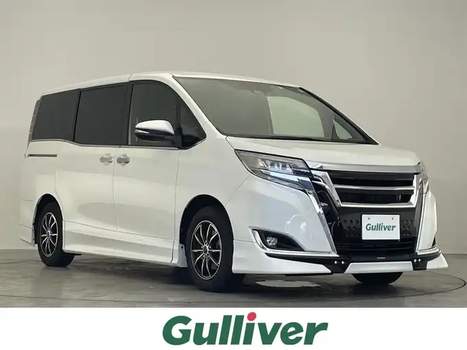 新着情報“エスクァイアGi”2018年式ホワイトパールクリスタルシャイン入荷しました！