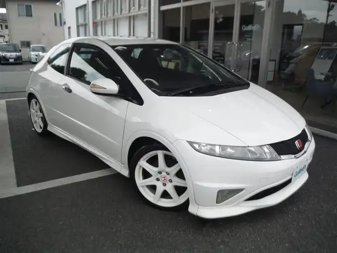 新着情報“シビックタイプR ユーロ”2010年式チャンピオンシップホワイト入荷しました！