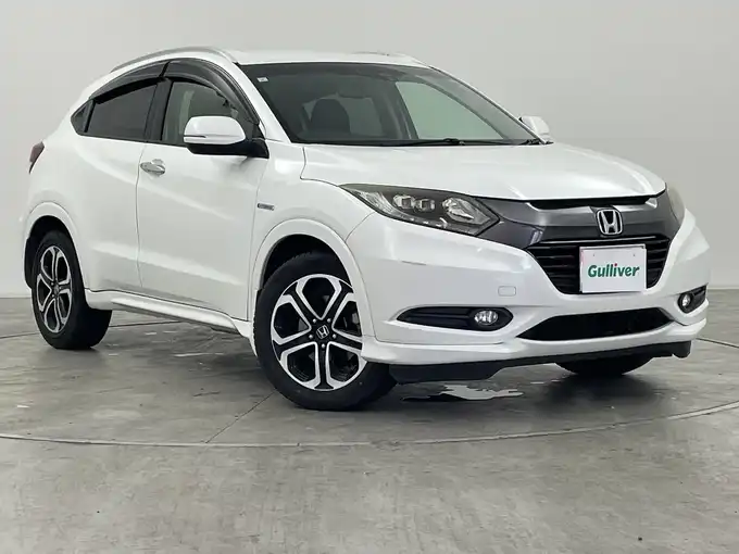 新着情報“ヴェゼルハイブリッドZ”2015年式ホワイトオーキッドパール入荷しました！