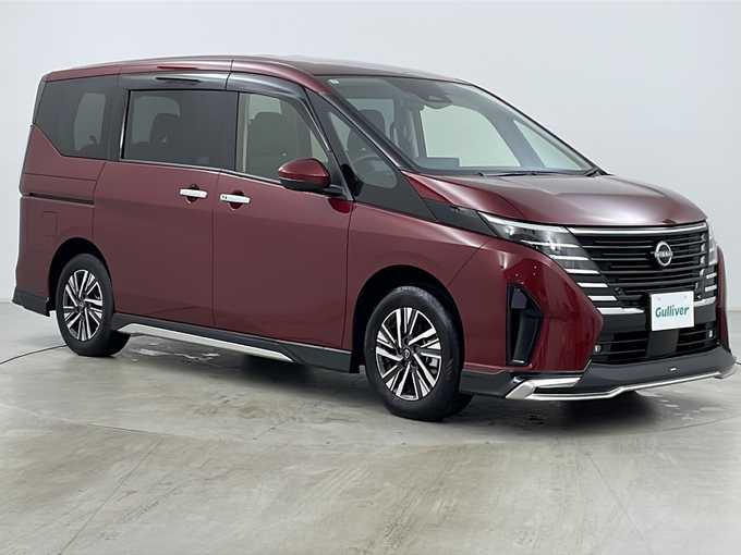 新着情報“セレナe－4ORCE ハイウェイスターV”2024年式赤入荷しました！