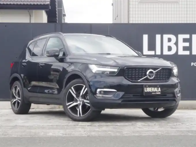 新着情報“ＸＣ４０T4 AWD Rデザイン”2020年式黒入荷しました！
