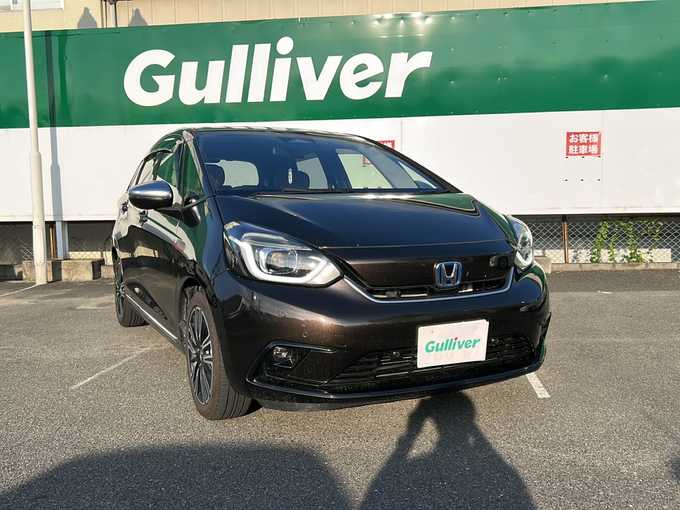 新着情報“フィットe:HEVリュクス”2020年式プレミアムグラマラスブロンズP入荷しました！