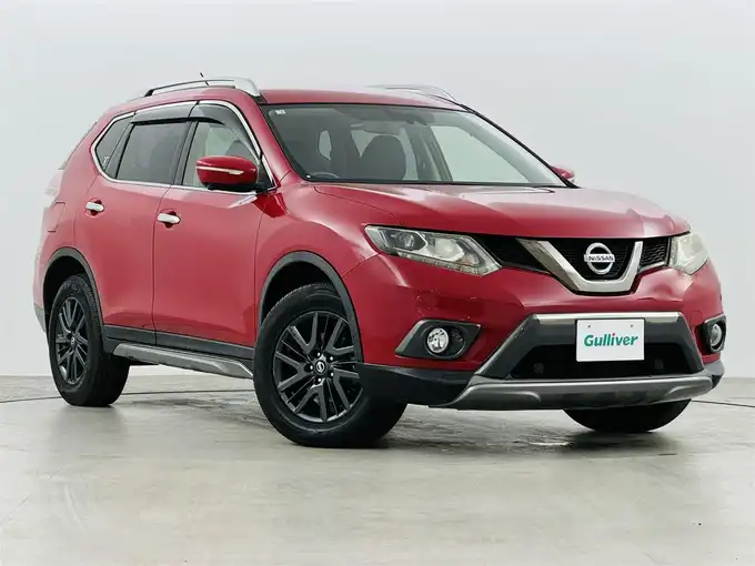 新着情報“エクストレイル20Xt ブラックエクストリーマーX エマージェンシーブレーキパッケージ”2016年式バーニングレッド入荷しました！