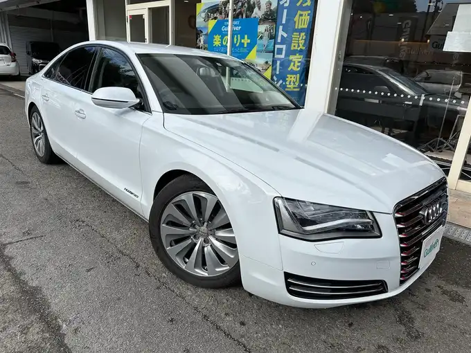 新着情報“Ａ８ハイブリッド”2013年式グレイシアホワイトメタリック入荷しました！